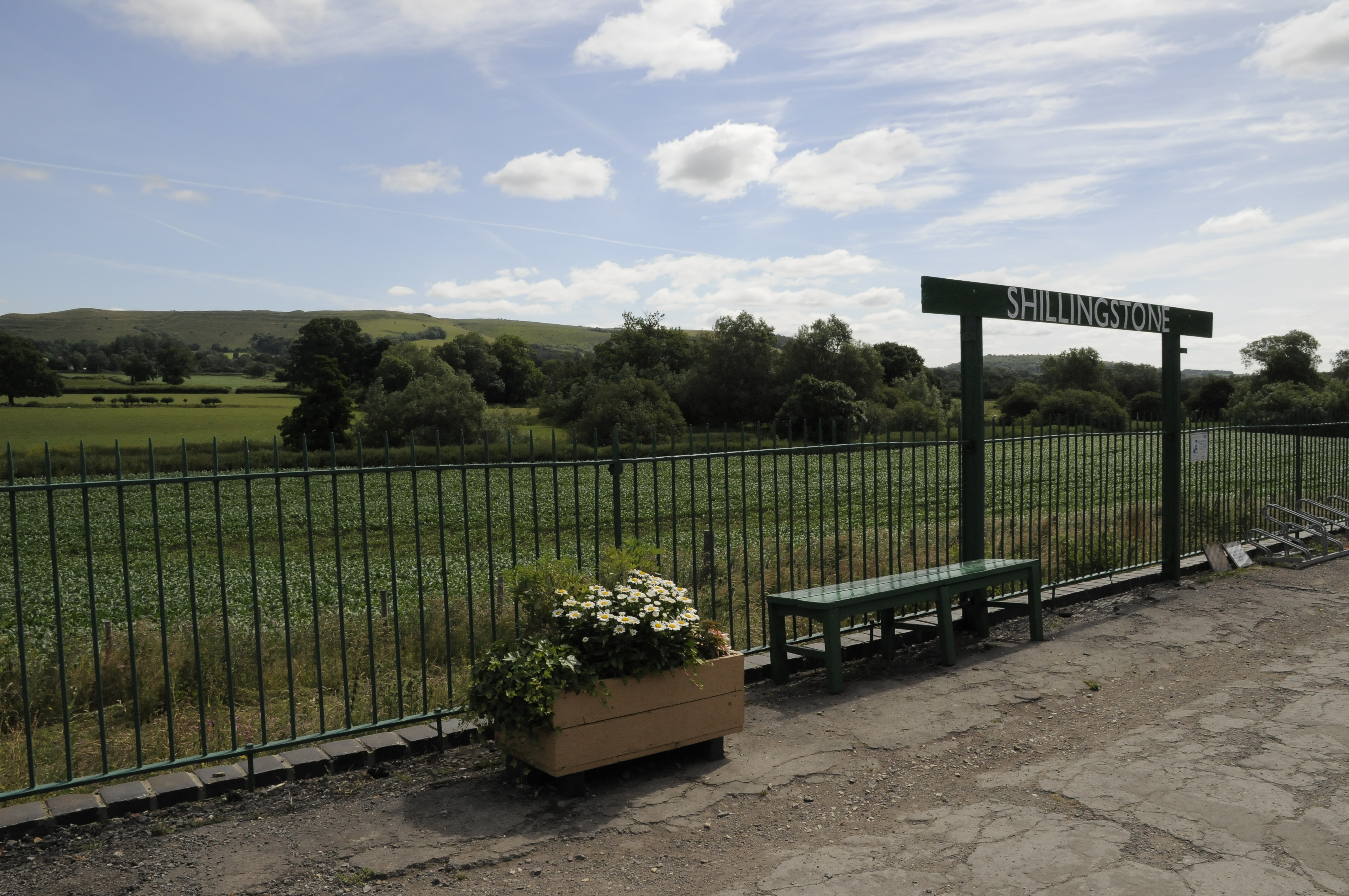 Shillingstone Station train at platform